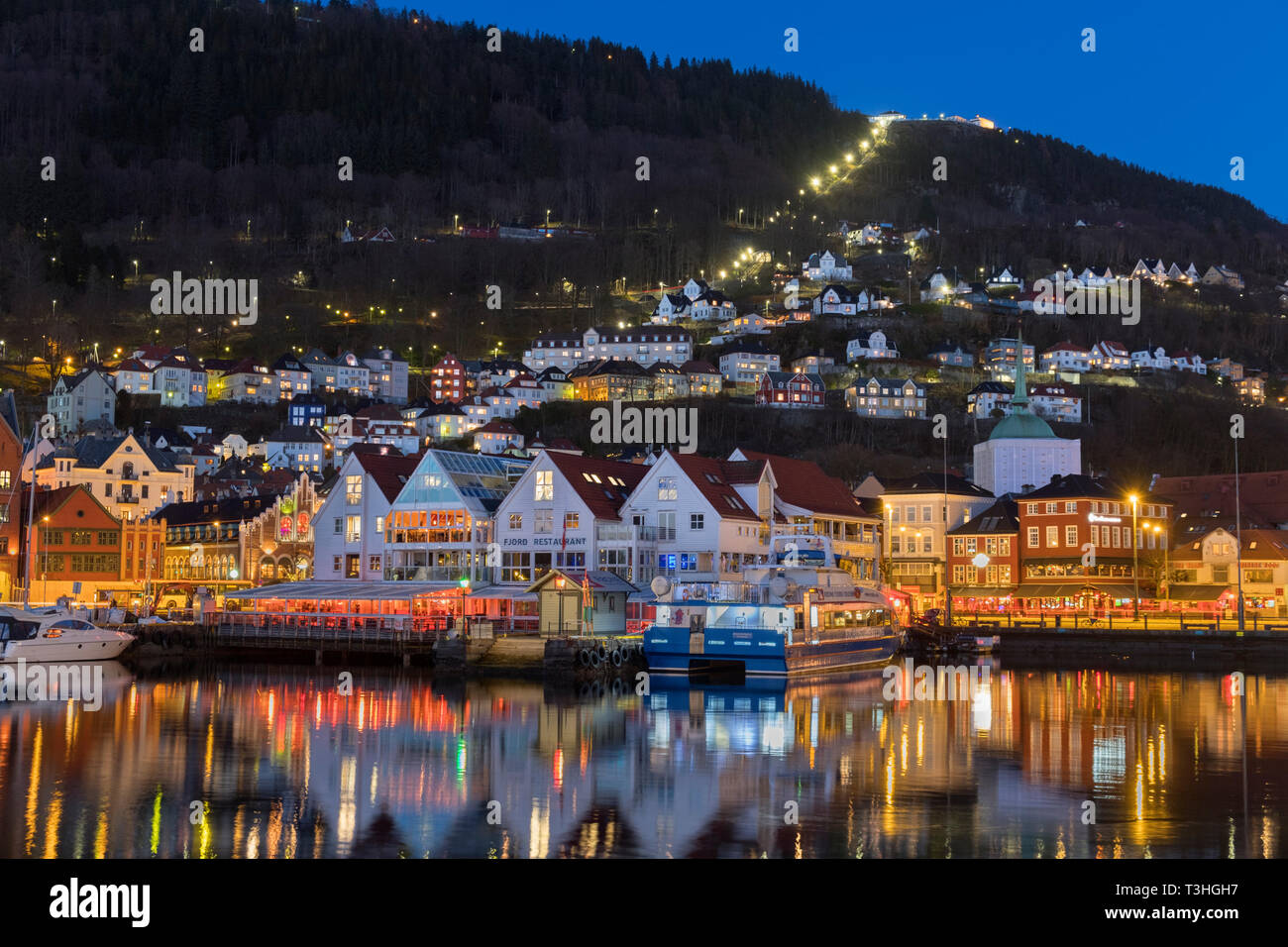 Vista sulla città di Monte Fløyen Vagen Bergen in Norvegia Foto Stock Vista sulla città di Monte Fløyen Vagen Bergen in Norvegia Foto Stock