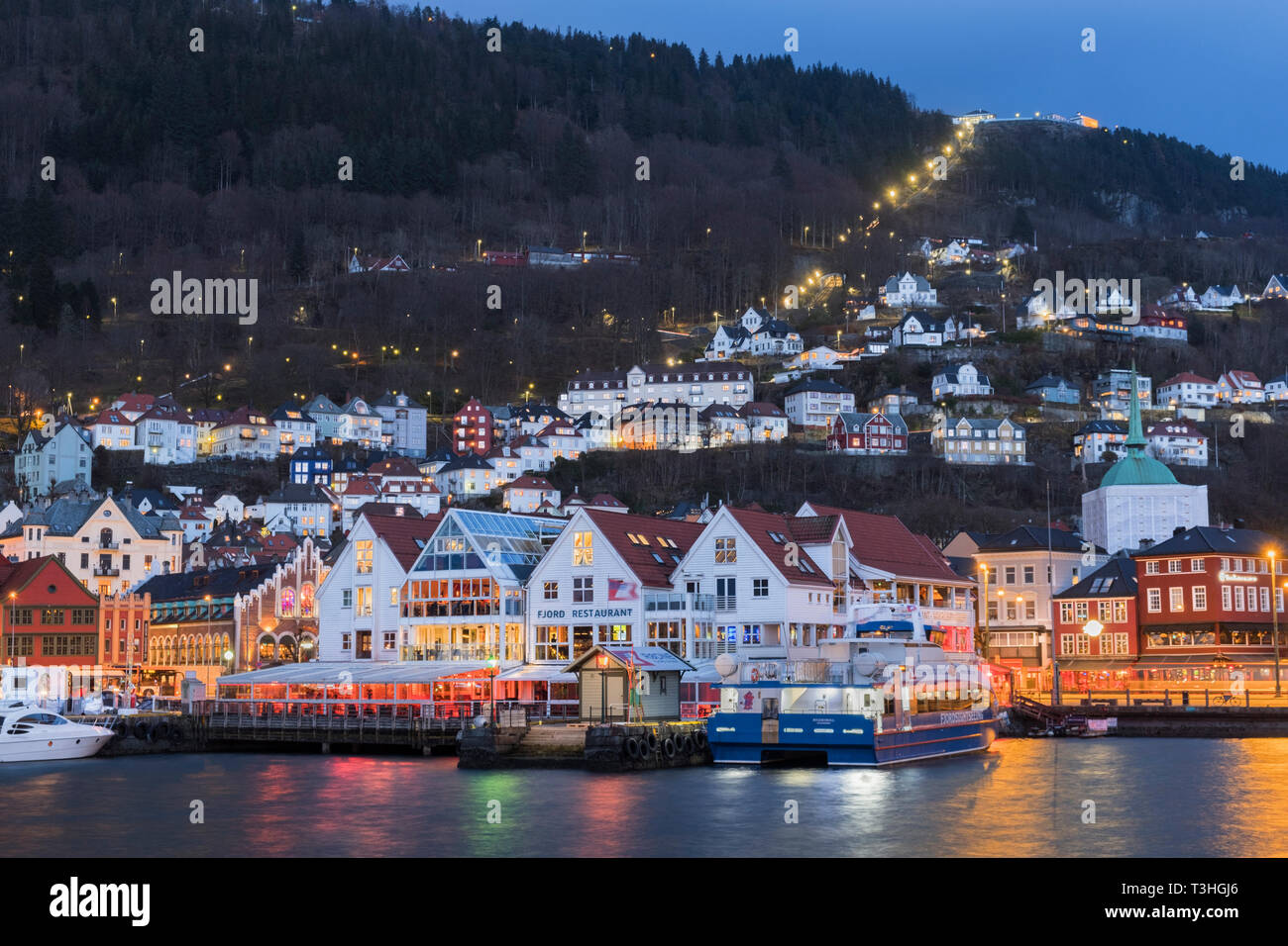 Vista sulla città di Monte Fløyen Vagen Bergen in Norvegia Foto Stock Vista sulla città di Monte Fløyen Vagen Bergen in Norvegia Foto Stock