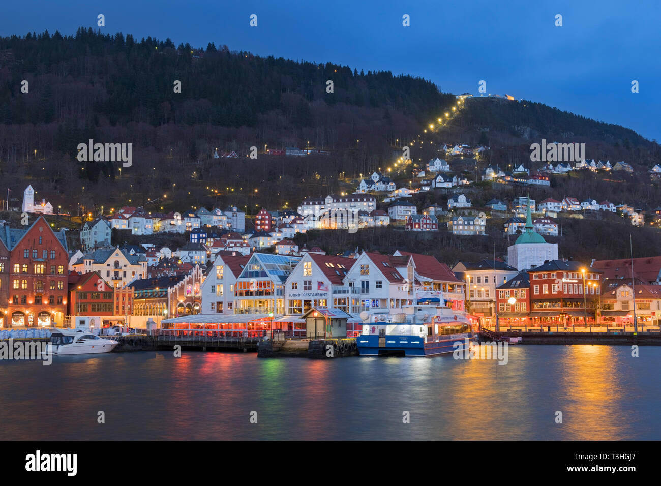 Vista sulla città di Monte Fløyen Vagen Bergen in Norvegia Foto Stock Vista sulla città di Monte Fløyen Vagen Bergen in Norvegia Foto Stock