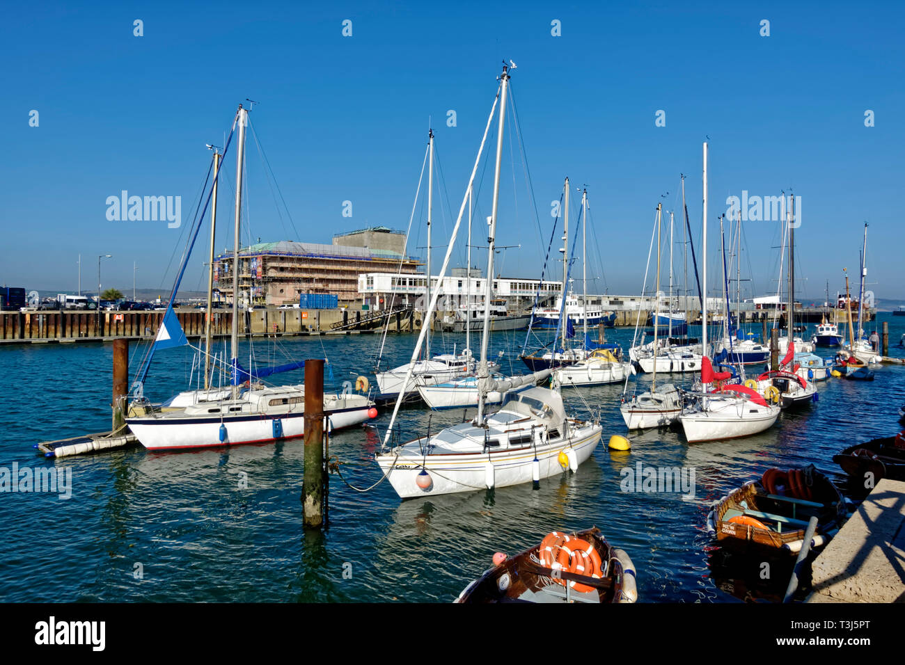 Barche a vela ormeggiata in porto di Weymouth Dorset, England, Regno Unito Foto Stock