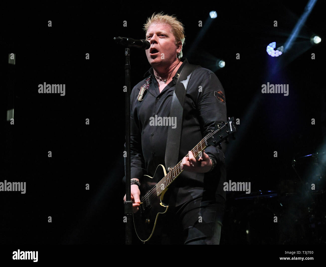 7 aprile 2019 - Dana Point, California, Stati Uniti d'America - cantante DEXTER HOLLAND della prole esegue al Sabroso la birra artigianale, Taco & Music Festival 2019 Domenica (giorno 2) a stato Doheny Beach in Dana Point, California. (Credito Immagine: © Billy Bennight/ZUMA filo) Foto Stock