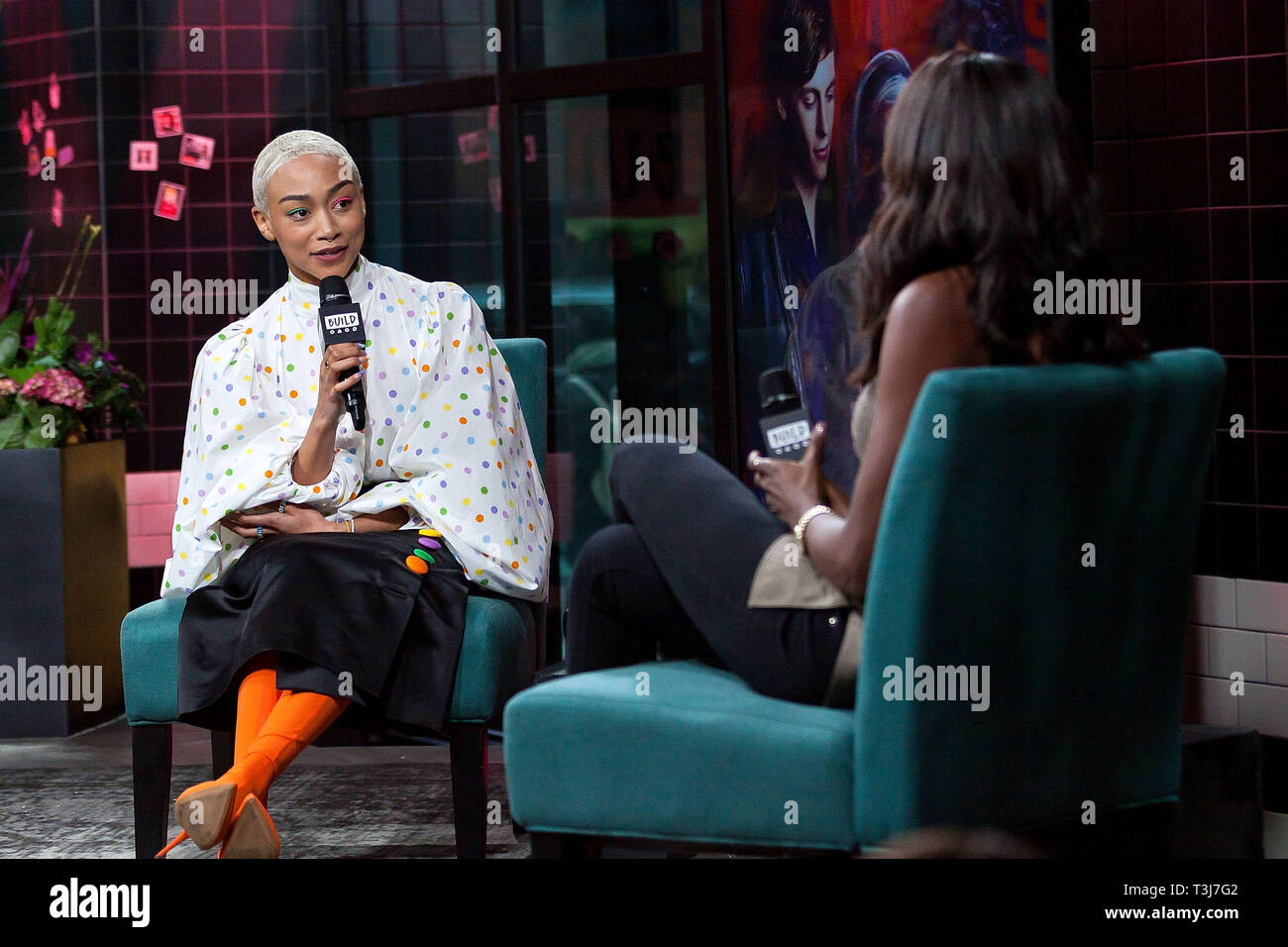 New York, Stati Uniti d'America. 09 apr, 2019. Tati Gabrielle a costruire serie discutendo la serie TV "La refrigerazione di avventure di Sabrina' a costruire Studio on April 09, 2019 a New York, NY. Credito: Steve Mack/S.D. Mack foto/Alamy Foto Stock