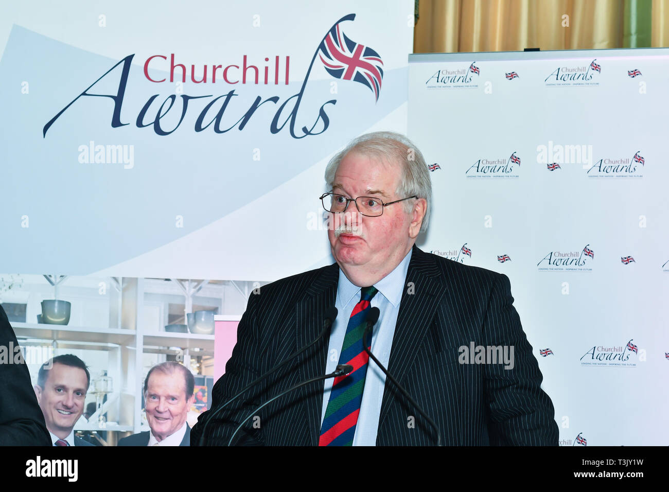 Londra, Regno Unito. Decimo Apr, 2019. Presente Vincitore del militare - il brigadiere UN P Walker della 7° Churchill Awards premiano i successi di oltre 65's a Claridge Hotel il 10 marzo 2019, Londra, Regno Unito. Credito: Picture Capital/Alamy Live News Foto Stock