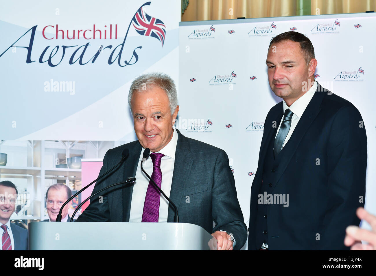 Londra, Regno Unito. Decimo Apr, 2019. Martin giovani presenta la settima annuale di Churchill Awards premiano i successi di oltre 65's a Claridge Hotel il 10 marzo 2019, Londra, Regno Unito. Credito: Picture Capital/Alamy Live News Foto Stock