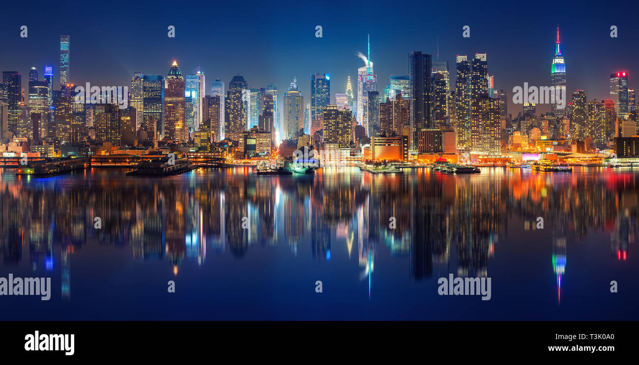 Vista su Manhattan di notte Foto Stock