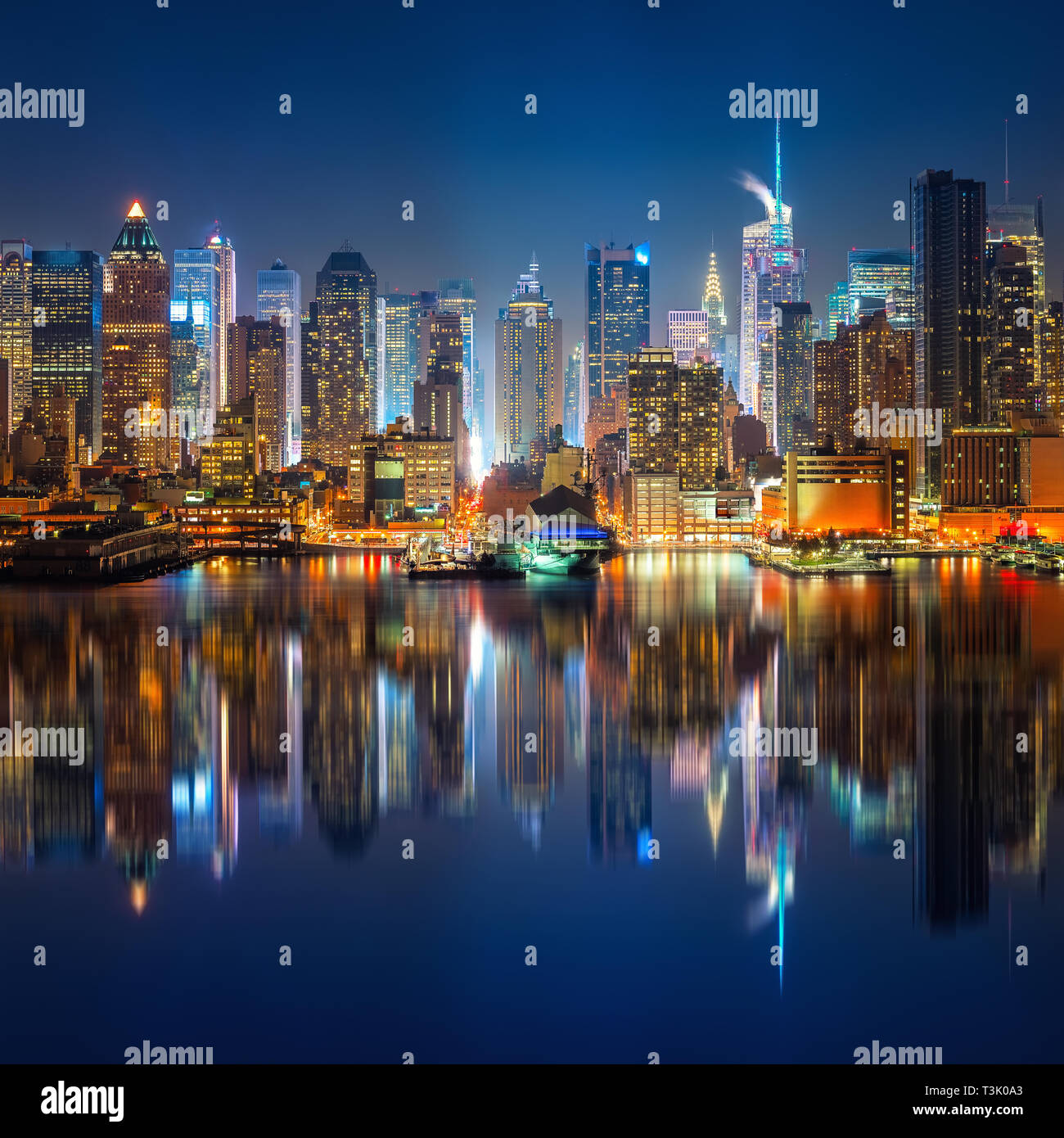 Vista su Manhattan e Times Square di notte Foto Stock