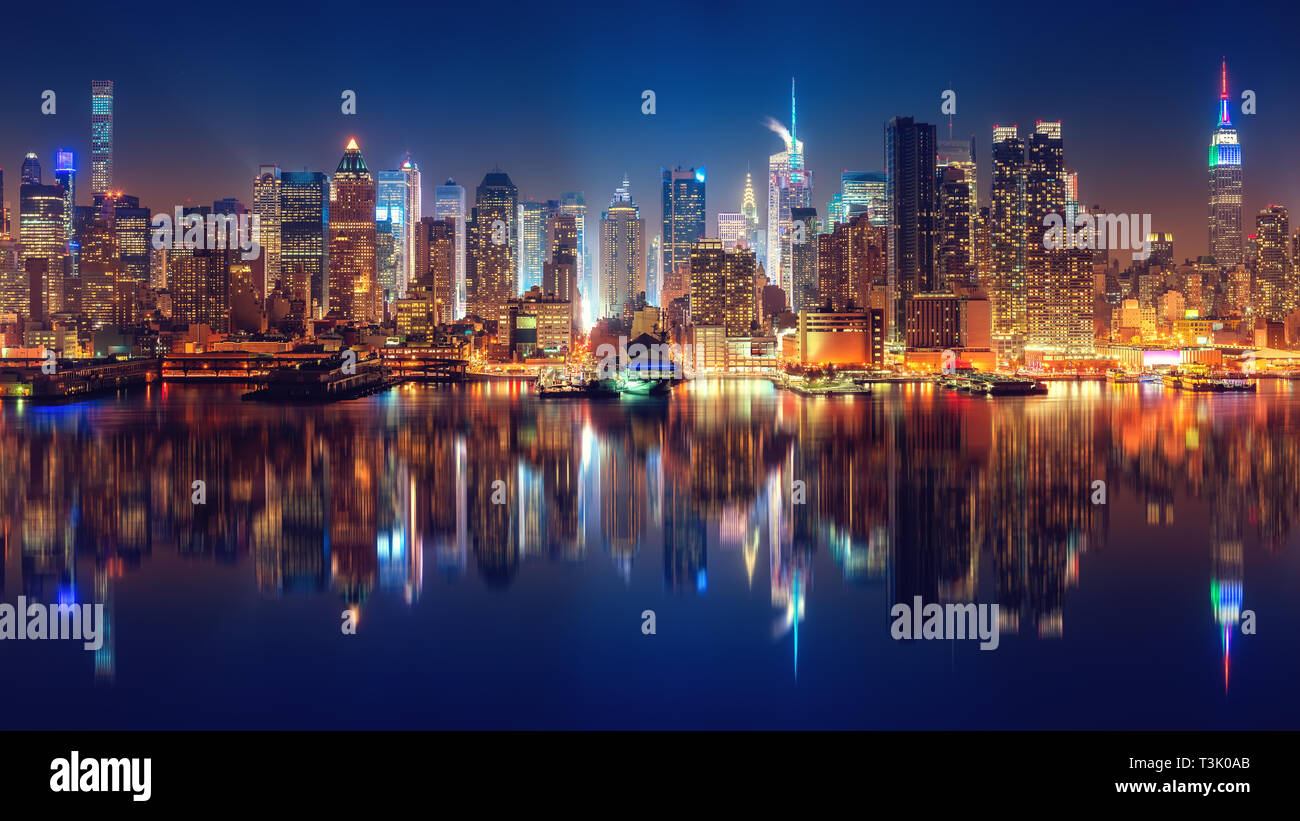 Vista su Manhattan di notte Foto Stock