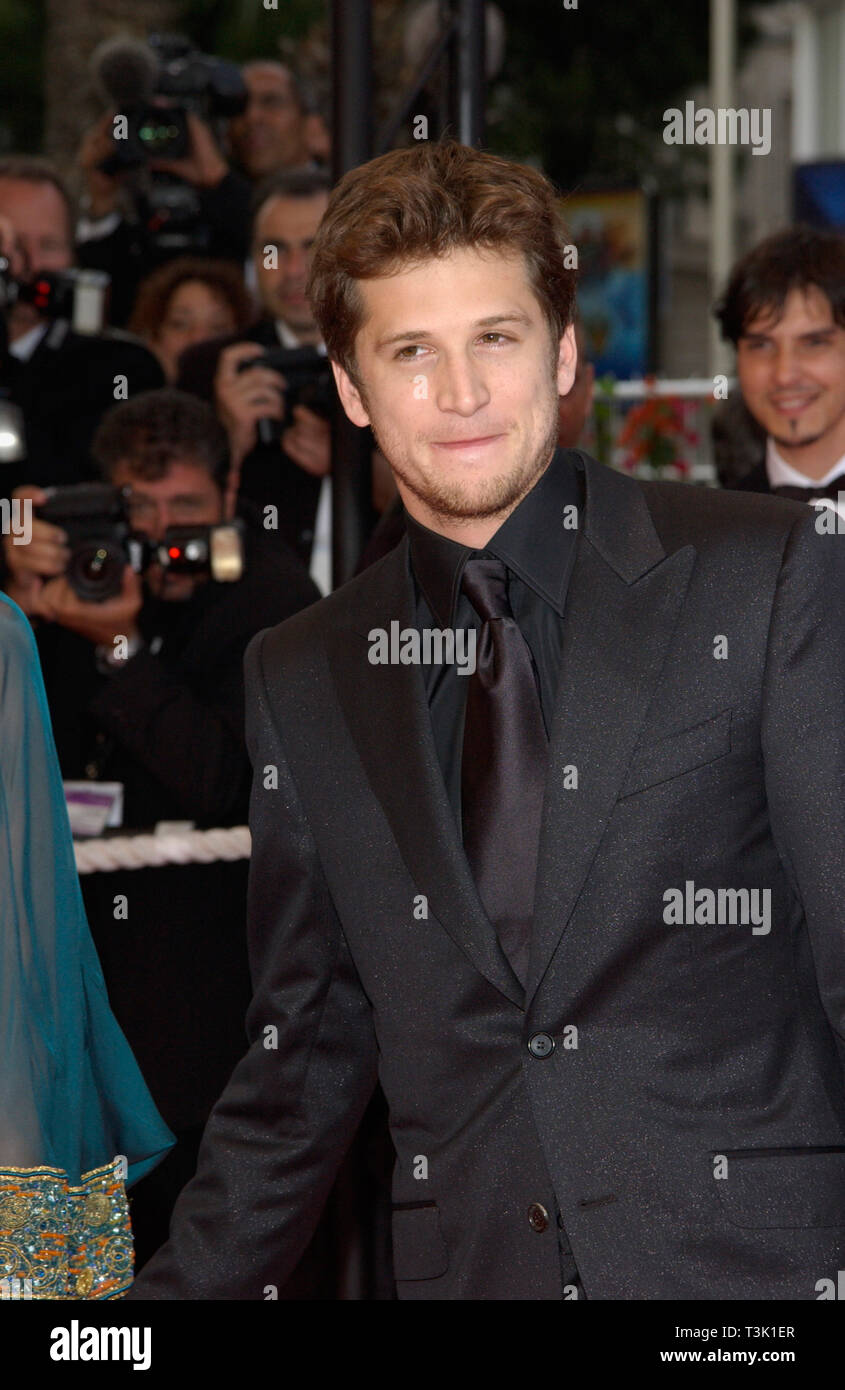 CANNES, Francia. 19 maggio 2002: Attore GUILLAUME CANET & data alla premiere di Punch-Drunk dell Amore che è in concorso al Festival di Cannes. © Paul Smith / Featureflash Foto Stock