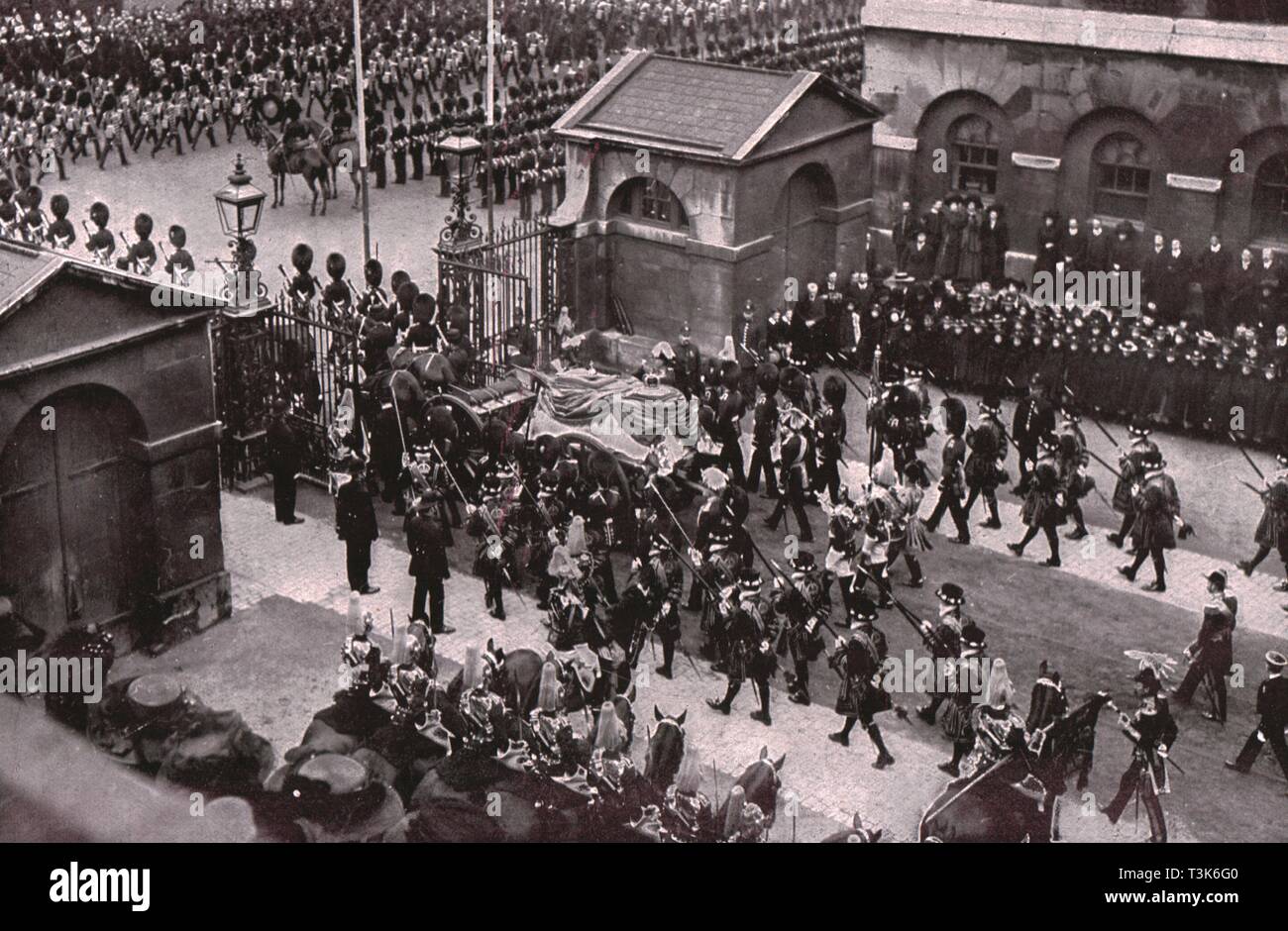 Il corteo funebre del re Edward VII, Whitehall, Londra, 20 maggio 1910. Creatore: sconosciuto. Foto Stock