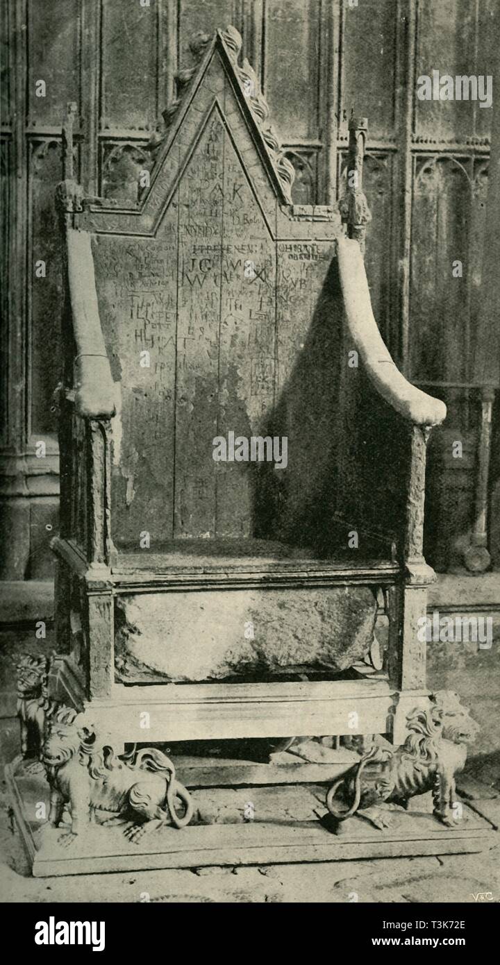'L'Incoronazione sedia, contenente la pietra antica", 1902. Creatore: sconosciuto. Foto Stock