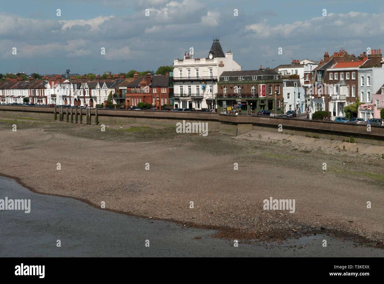 La bassa marea Fiume Tamigi presso Barnes SW London Regno Unito, marea molto bassa marea. HOMER SYKES Foto Stock