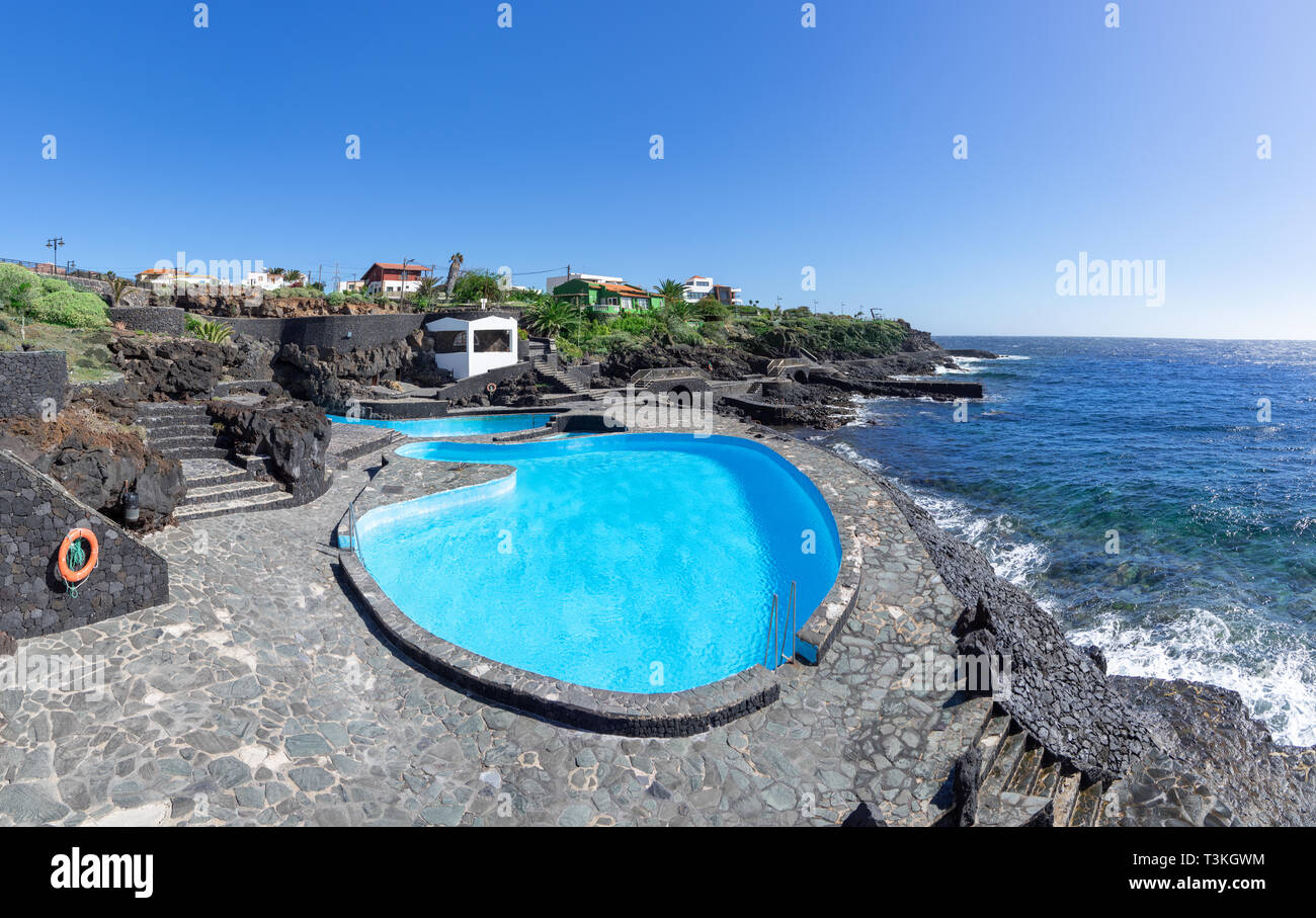 Piscina con acqua di mare nella zona di La Caleta sull isola di El Hierro Foto Stock