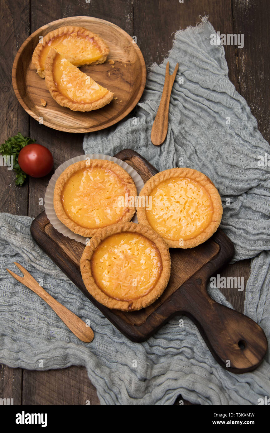 Torte di formaggio su un tavolo Foto Stock