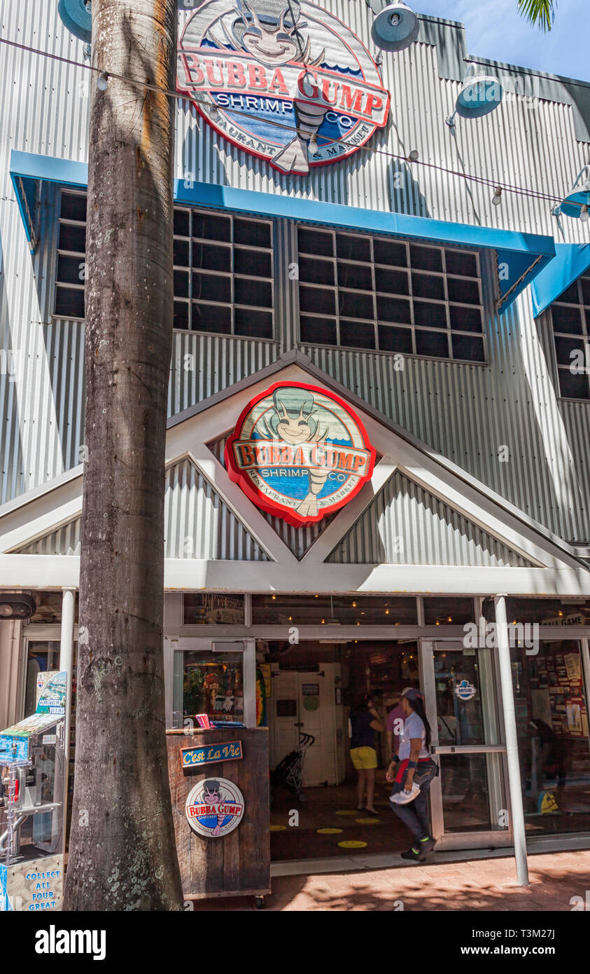 Miami, Florida / STATI UNITI D'America - 10 Aprile 2014: Il Bubba Gump mercato. La Bubba Gump Shrimp Company Restaurant e il mercato è un ristorante di pesce ispirato Foto Stock
