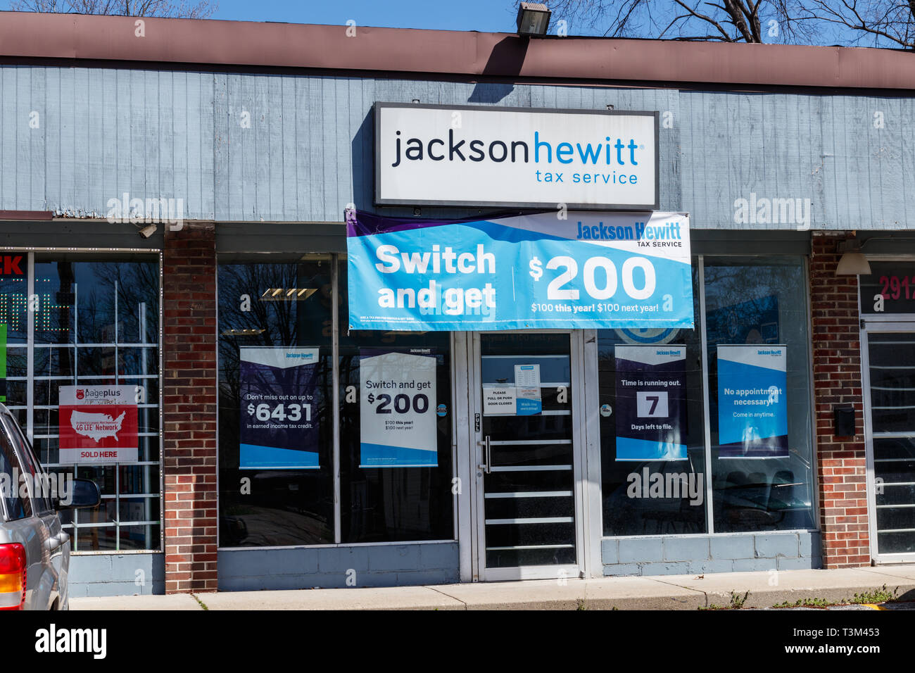 Indianapolis - Circa Aprile 2019: Jackson Hewitt tax service location. Jackson Hewitt è la seconda più grande imposta Servizio di preparazione negli STATI UNITI II Foto Stock