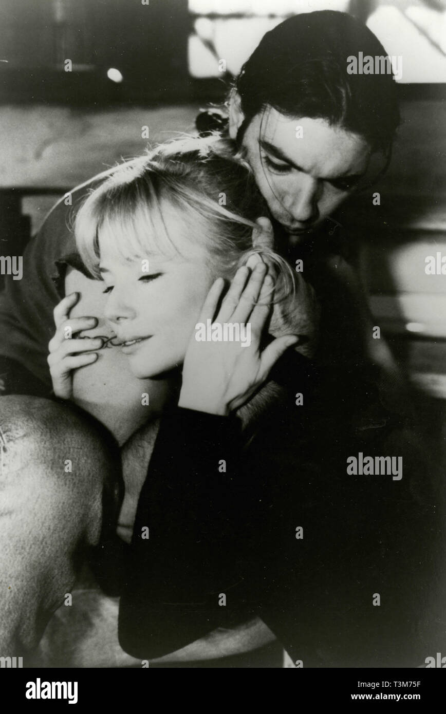 Rebecca De Mornay e Antonio Banderas nel film mai parlare di straniero, 1995 Foto Stock