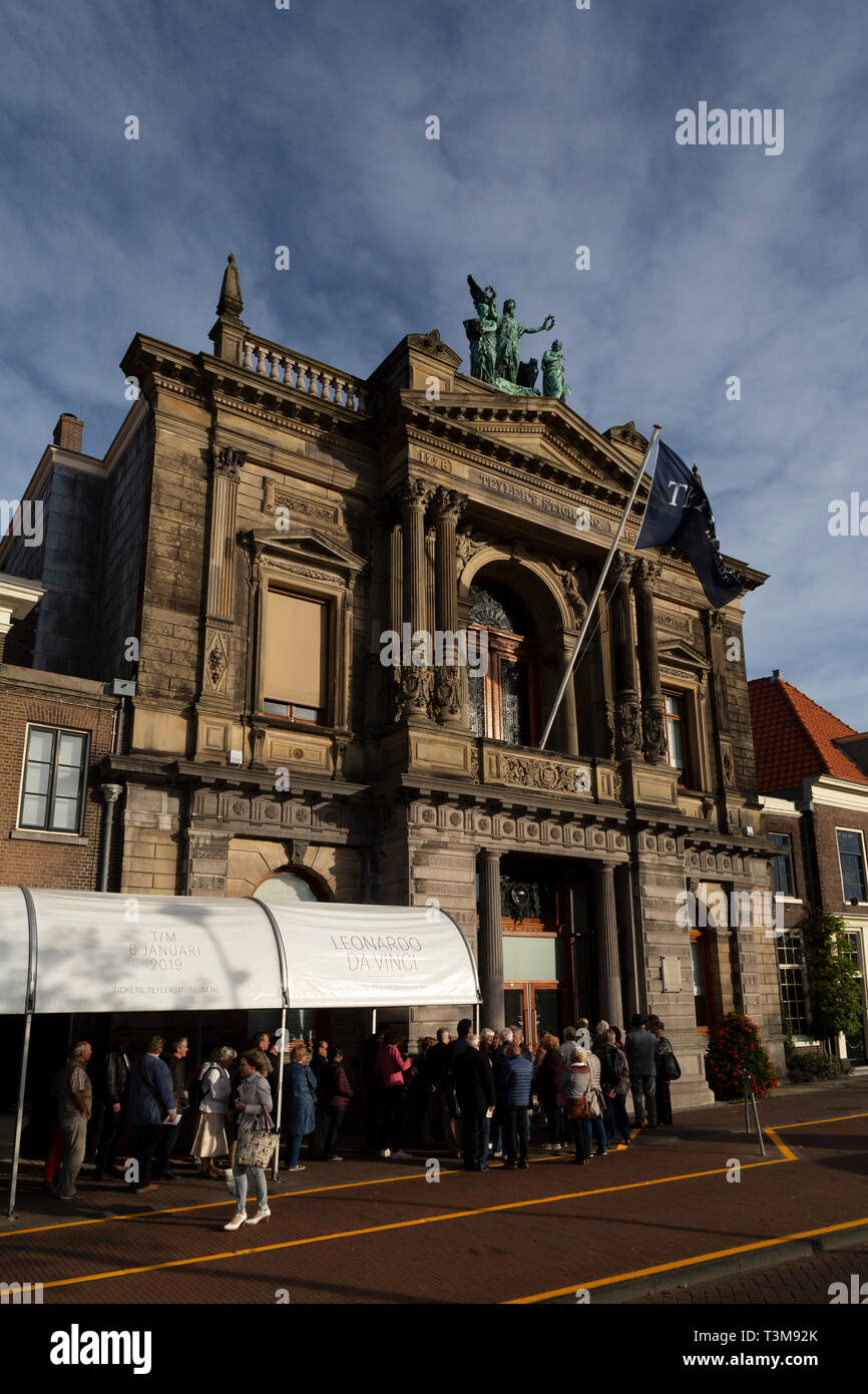 La facciata della Teylers Museum di Haarlem, Paesi Bassi. La lunga tradizione di museo ha una vasta ed eclettica collezione. Foto Stock