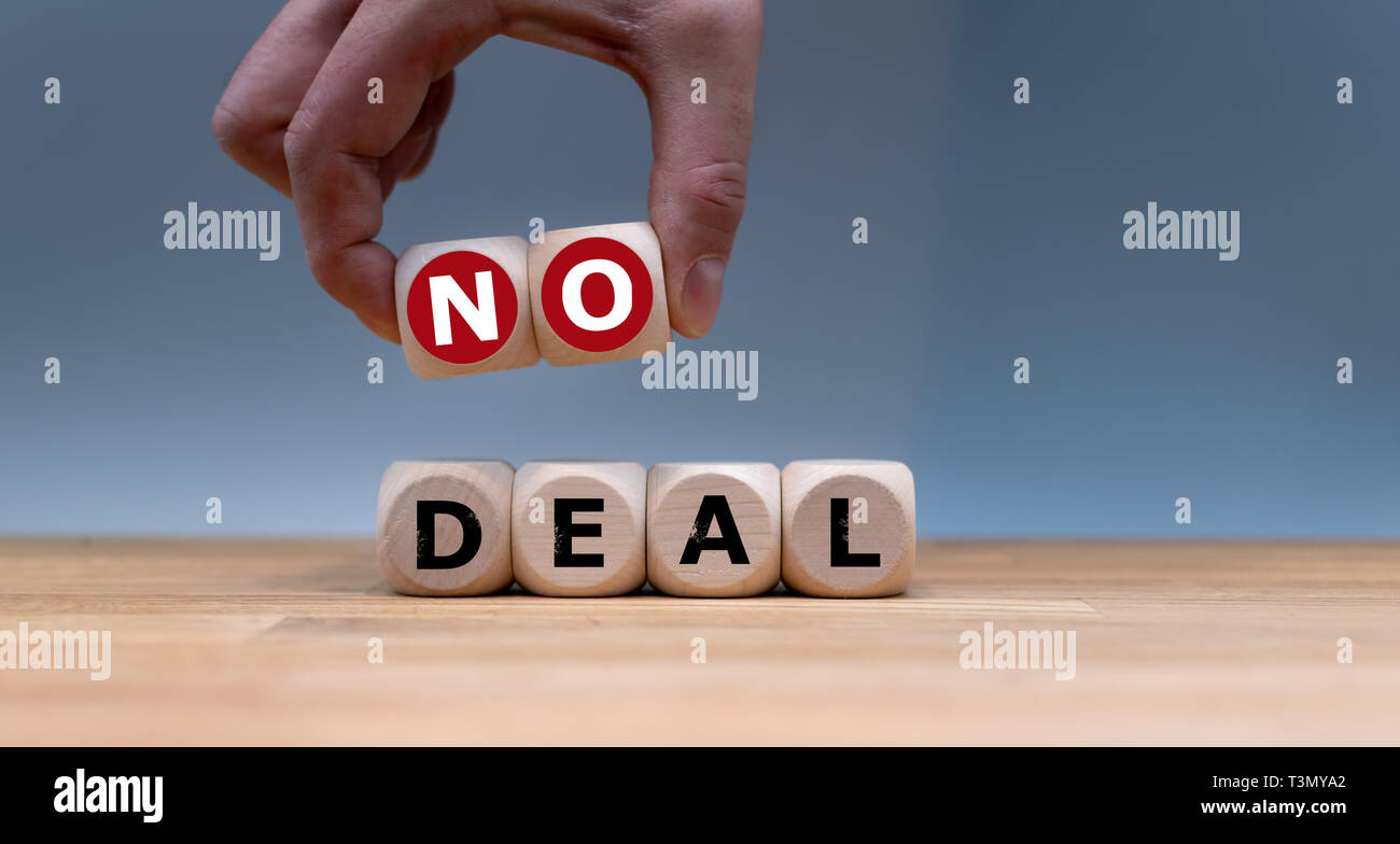 Cubi formano le parole 'no deal'. Foto Stock