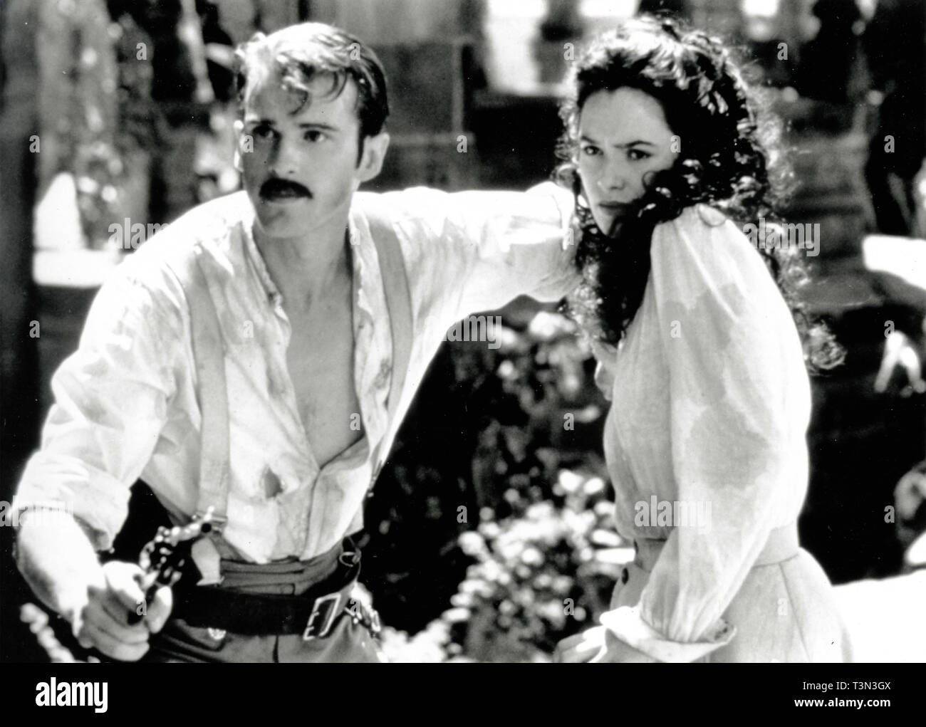 Attori Cary Elwes e Lena Headey nel film Mowgli, il libro della giungla, 1994 Foto Stock