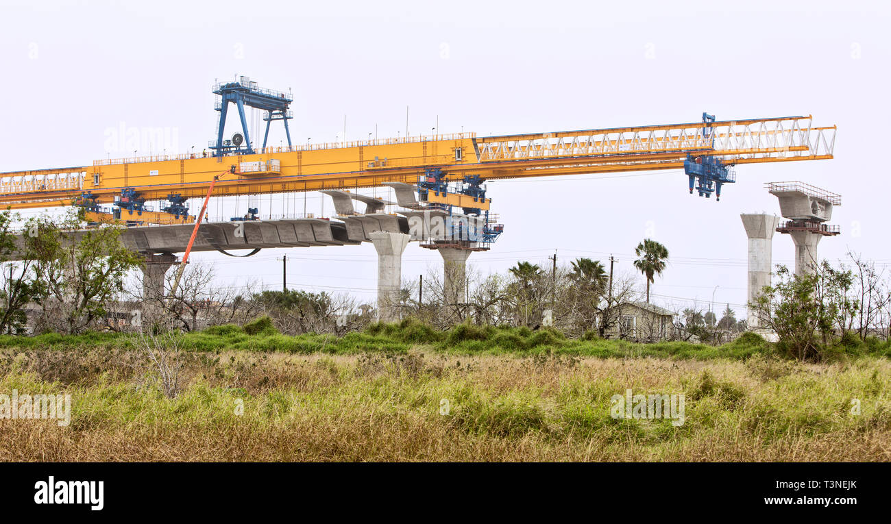 Nuovo ponte sul porto di costruzione, sei-lane cable-soggiorno, calcestruzzo ponte segmentale. Foto Stock
