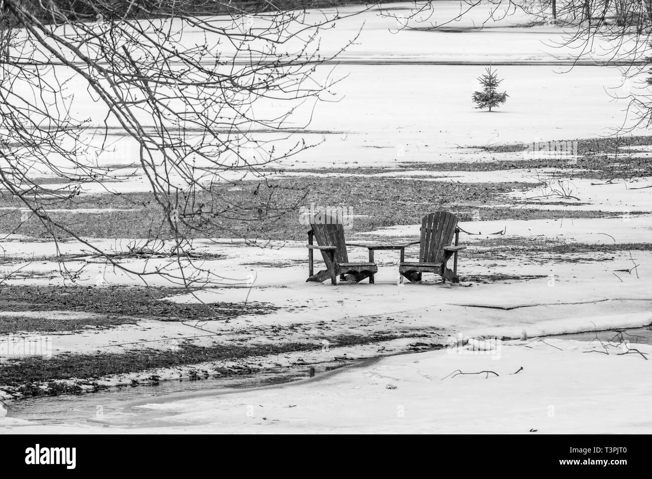All'aperto inverno scena mostrando la neve, il ghiaccio ,l'acqua congelata ,massa congelata Foto Stock