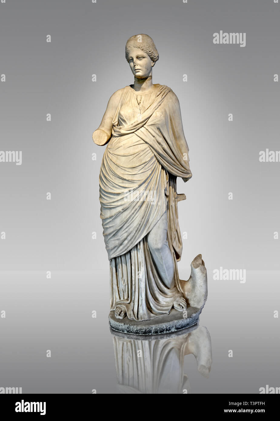 Marmo statua romana del Muse della musica ( Euterpe ) suonando la lira. , 2° cent. Annuncio di Mileto (Balat,° Soke ). Istanbul museo Archeologico Inv Foto Stock