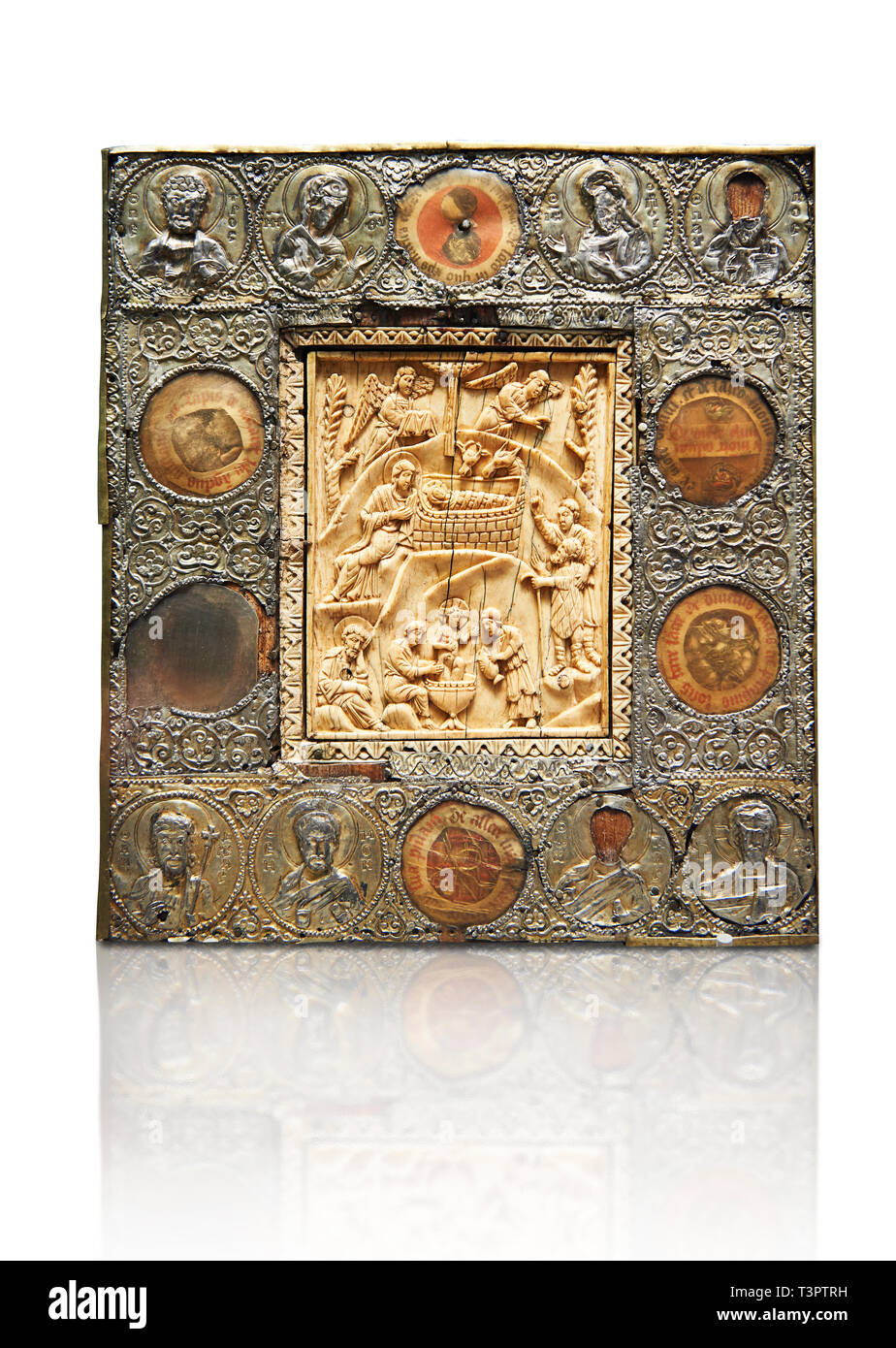 Cristiano medievale icona rilievo raffiguranti scene della natività, una centrale pannello avorio circondato da argento battuto confine. Da Costantinopoli, xi Foto Stock