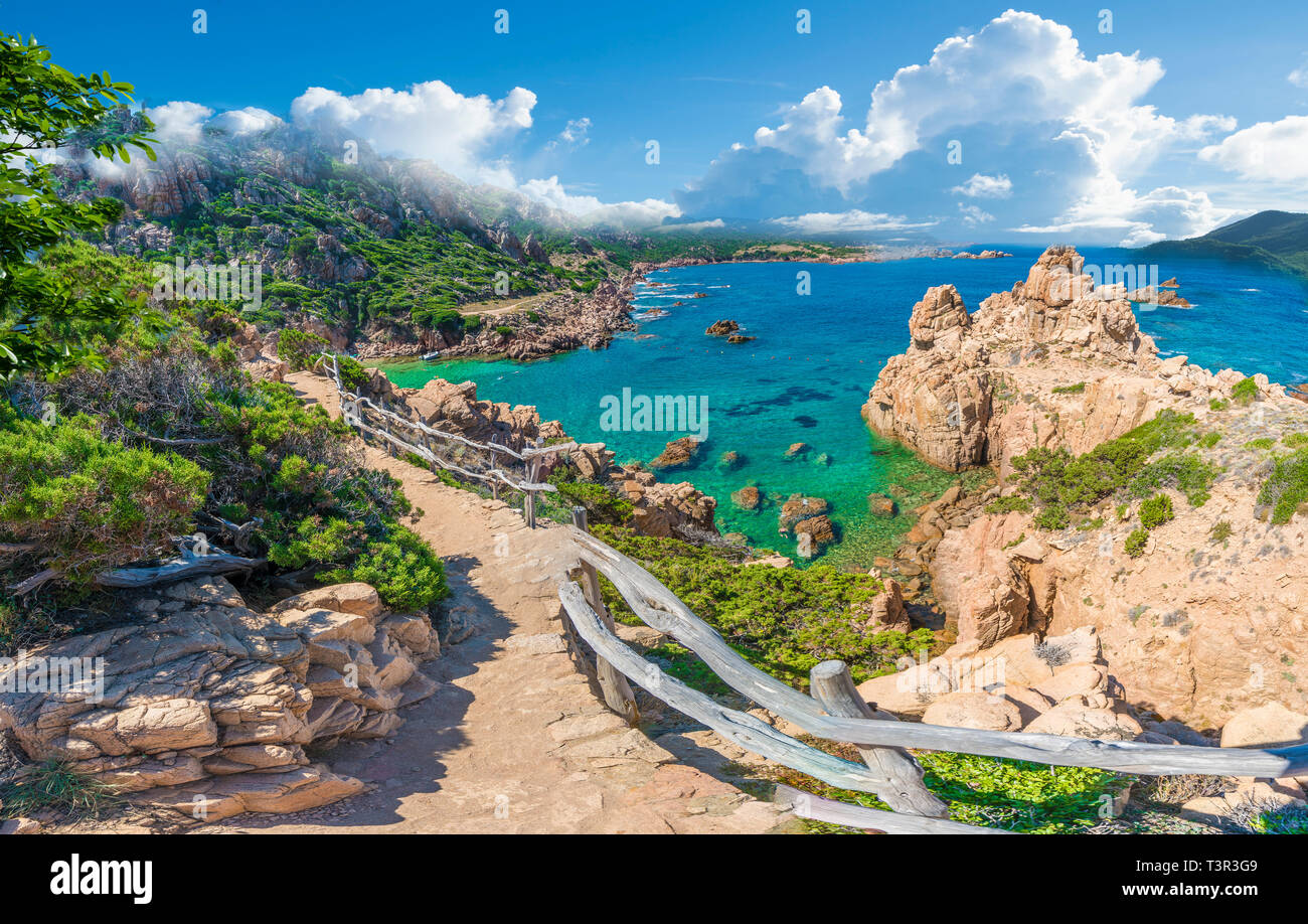 Paesaggio di Costa Paradiso con spiaggia di Li Cossi, Sardegna Foto Stock