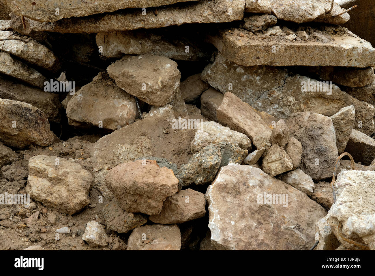 Rotture di cemento in corrispondenza di una demolizione e sito in costruzione in Texas. Foto Stock