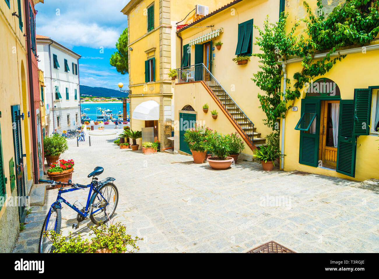 Città ​​street a Marina di campo, Isola d'Elba, Toscana, Italia. Foto Stock