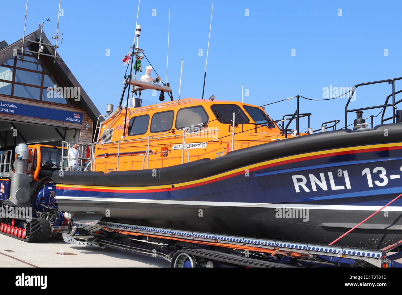Scialuppa di salvataggio RNLI station Llandudno, Galles Foto Stock