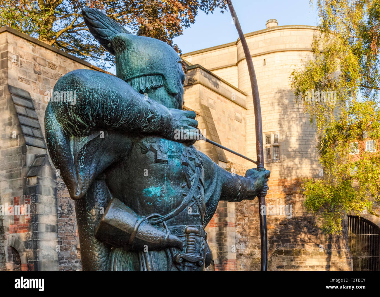 Robin Hood statua a Nottingham Castle, Nottingham, Inghilterra, Regno Unito Foto Stock