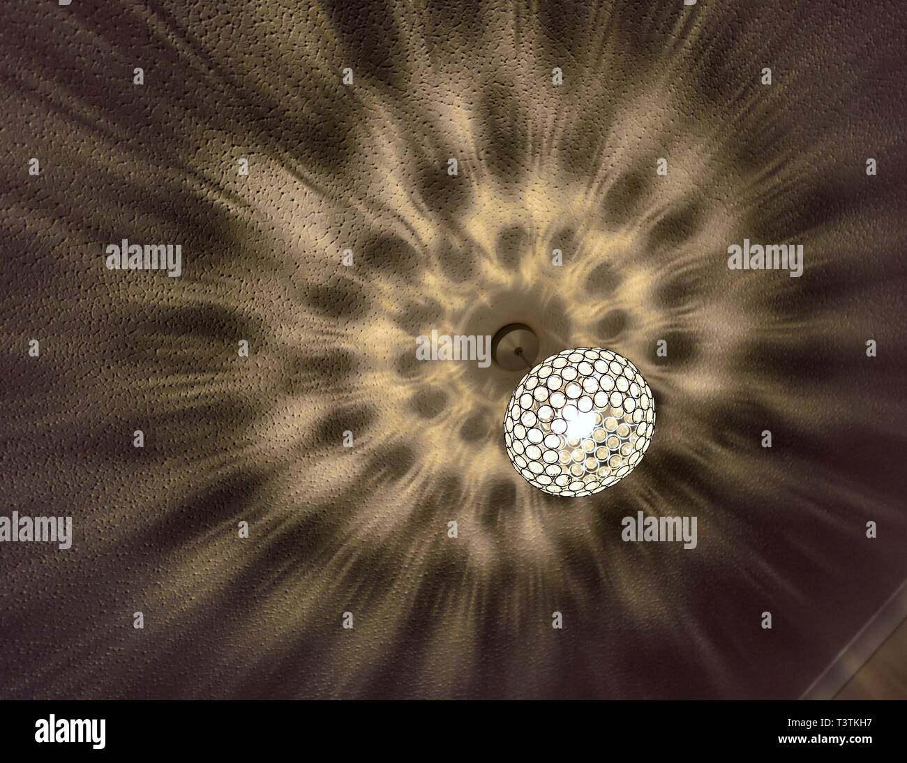 Interni luce a soffitto, modelli di ombra Foto Stock
