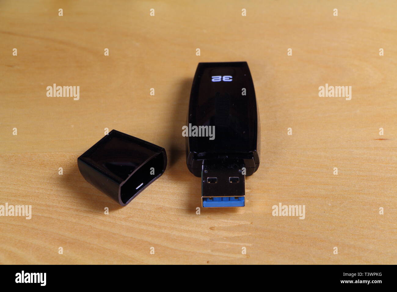 Black memory stick e tappo Foto Stock