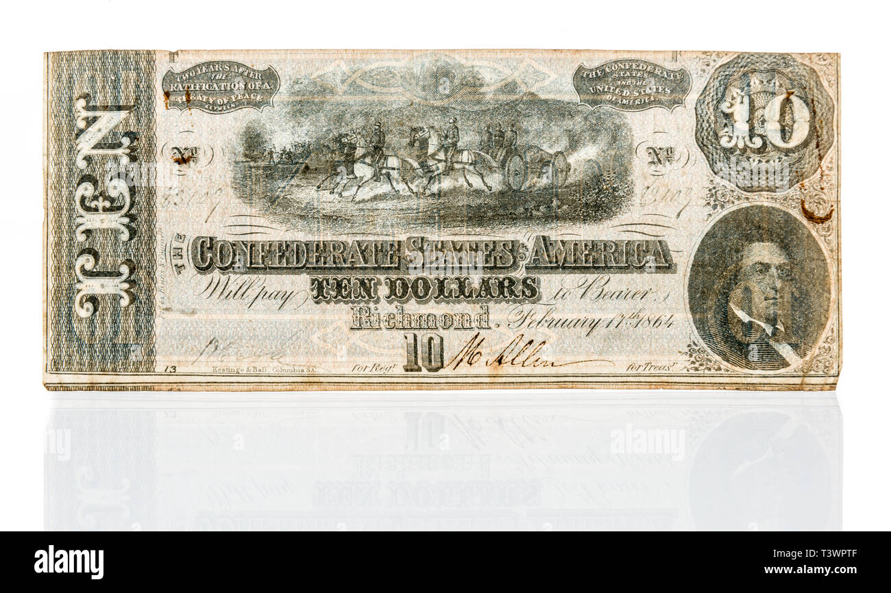Winneconne, WI - 7 Aprile 2019: dieci dollari dagli Stati Confederati d'America durante la guerra civile su un sfondo isolato Foto Stock