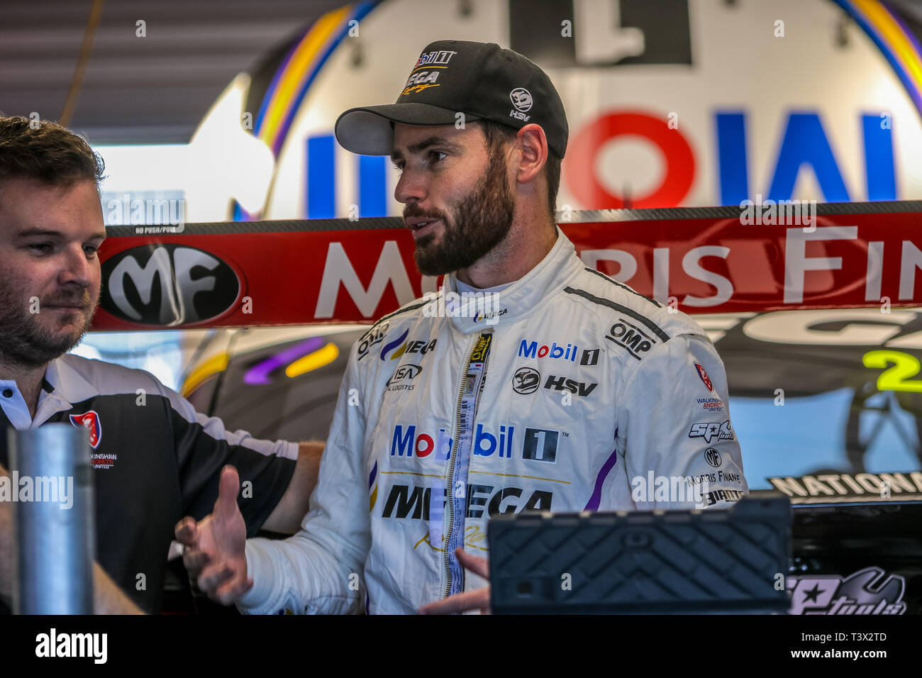 Phillip Island, Victoria, Australia - 12 Aprile 2019 - Vergine Supercars australiano campionato WD40 Phillip Island 500 - venerdì in pratica uno - No.200 Scott Pye racing per Mobile Una Mega Racing - Walkinshaw Andretti Uniti celebra il suo duecentesimo gara iniziare questo fine settimana ai box dopo la pratica. Credito: Brett keating/Alamy Live News Foto Stock