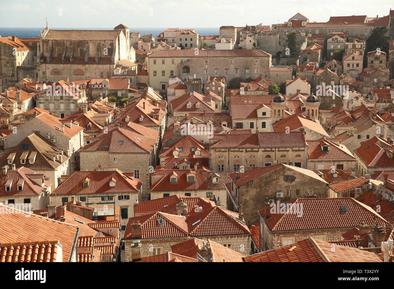 Dubrovnik. Xii Apr, 2019. Le architetture sono visto nella Città Vecchia di Dubrovnik in Croazia del Sud, 11 aprile. Situato nel sud della Croazia, Dubrovnik è uno dei più famosi turisti" destinazioni sul mare Adriatico. La città vecchia di Dubrovnik è stato arruolato come Patrimonio Mondiale dell'UNESCO nel 1979. In questi ultimi anni, Dubrovnik divenne noto come il principale location del film in Croazia per King's Landing, la capitale dei sette regni in TV show Game di troni. Credito: Zheng Huansong/Xinhua/Alamy Live News Foto Stock