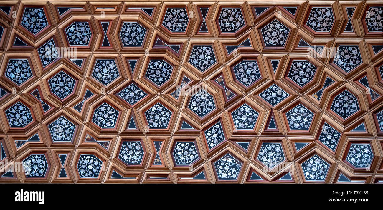 Istanbul, Turchia - all'interno e la cupola della moschea di Camlica. La nuova moschea e la più grande di Istanbul. Situato sulla bellissima Buyuk Camlica Hill Foto Stock