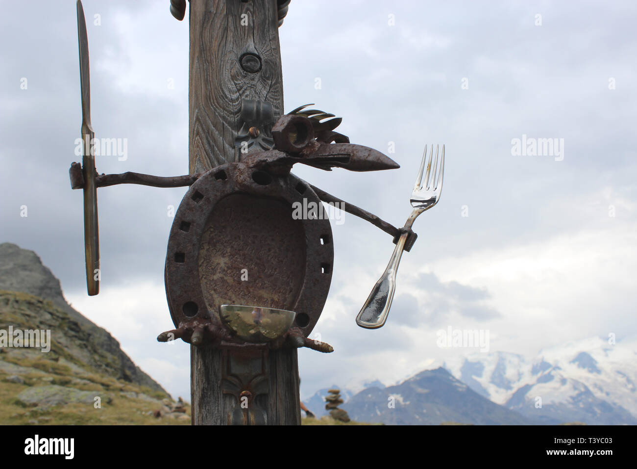 Scultura di metallo nelle Alpi Svizzere Foto Stock