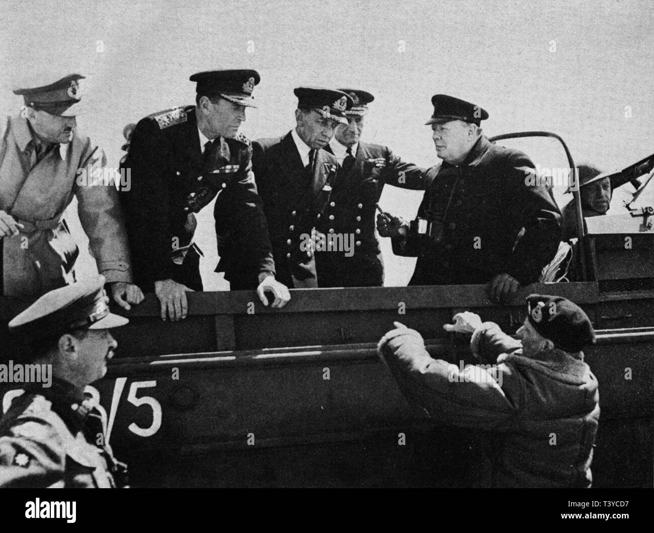 Winston Churchill visita la Normandia sei giorni dopo gli sbarchi del D-Day. 12 giugno 1944 Foto Stock