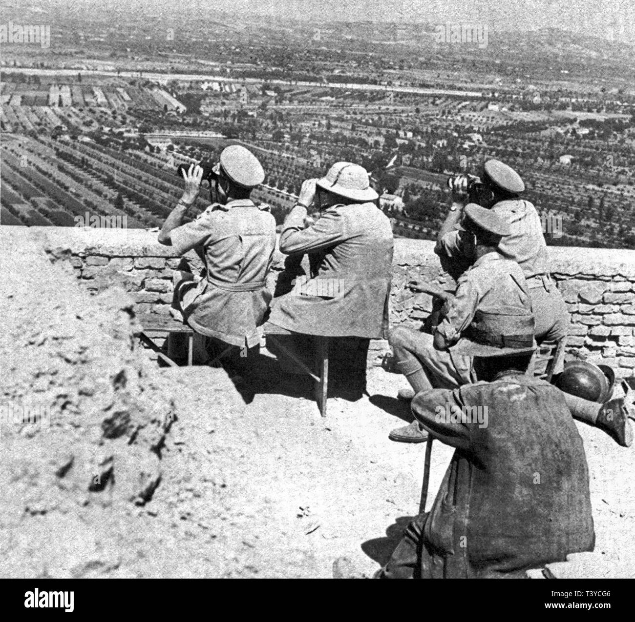 Winston Churchill al fronte durante la campagna italiana vicino Monte maggiore.26 agosto 1944 Foto Stock
