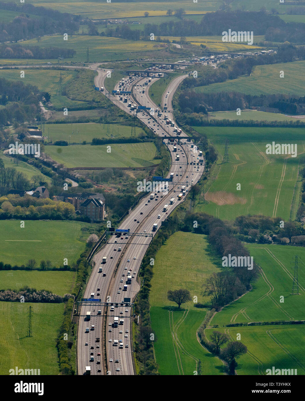 Una vista aerea dell'autostrada M1 a Luton, a sud-est dell' Inghilterra, Regno Unito Foto Stock