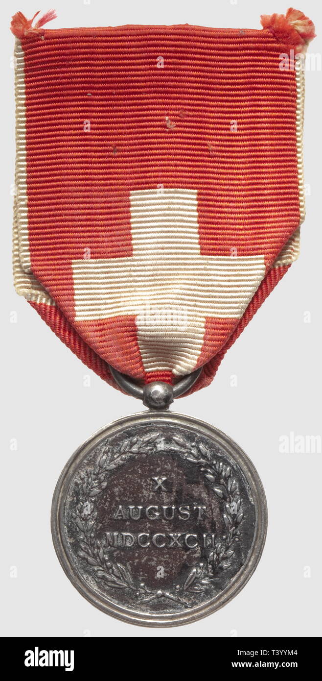 Médaille du 10 AO-t 1792, attribuée 'Bueller G.M. Von Ruren', diamètre 28mm, monoblocco. 395 médailles furenti nominativement attribuées aux survivants. Créée par la Diète Suisse le 70-t 1817 pour commémorer le sacrificio des Suisses du Régiment des Gardes Suisses aux Tuileries, le 10 AO-t 1792, au cours duquel 750 gardes et 130 officiers furenti tués sur l'effectif d'environ 1200 Suisses qui formait la Garde Constitutionnelle du Roi, Additional-Rights-Clearance-Info-Not-Available Foto Stock
