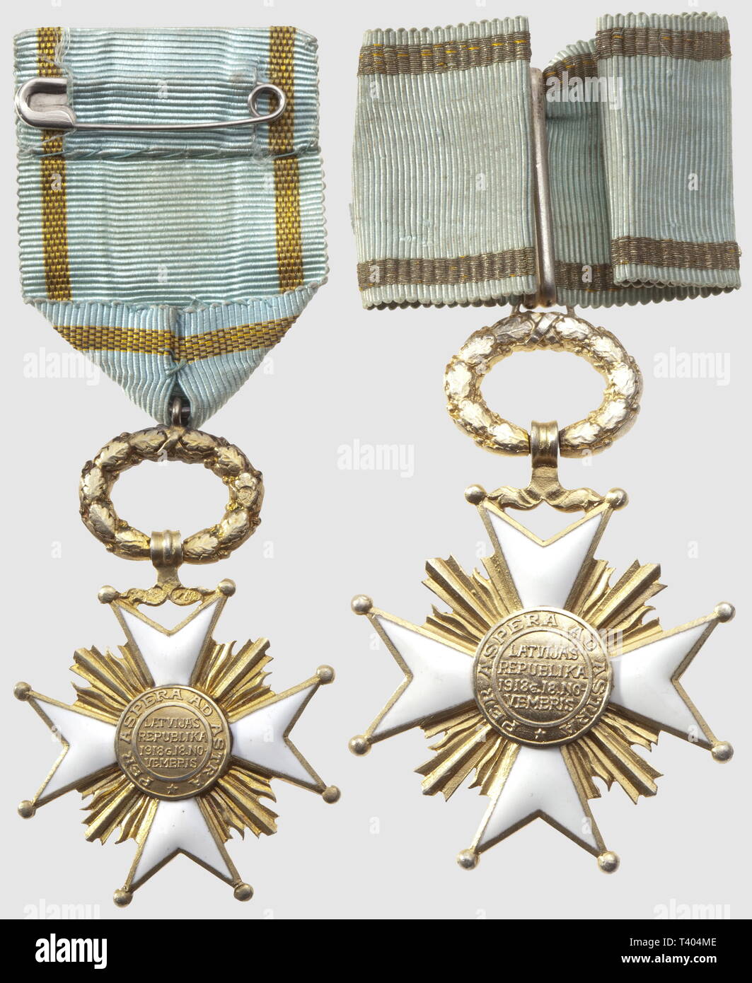Ordre des Trois Etoiles, commandeur, en vermeil, bélière poinconnée, diamètre 48mm. Sul giunto une croix de chevalier en vermeil, bélière poinconnée, 42mm, Additional-Rights-Clearance-Info-Not-Available Foto Stock
