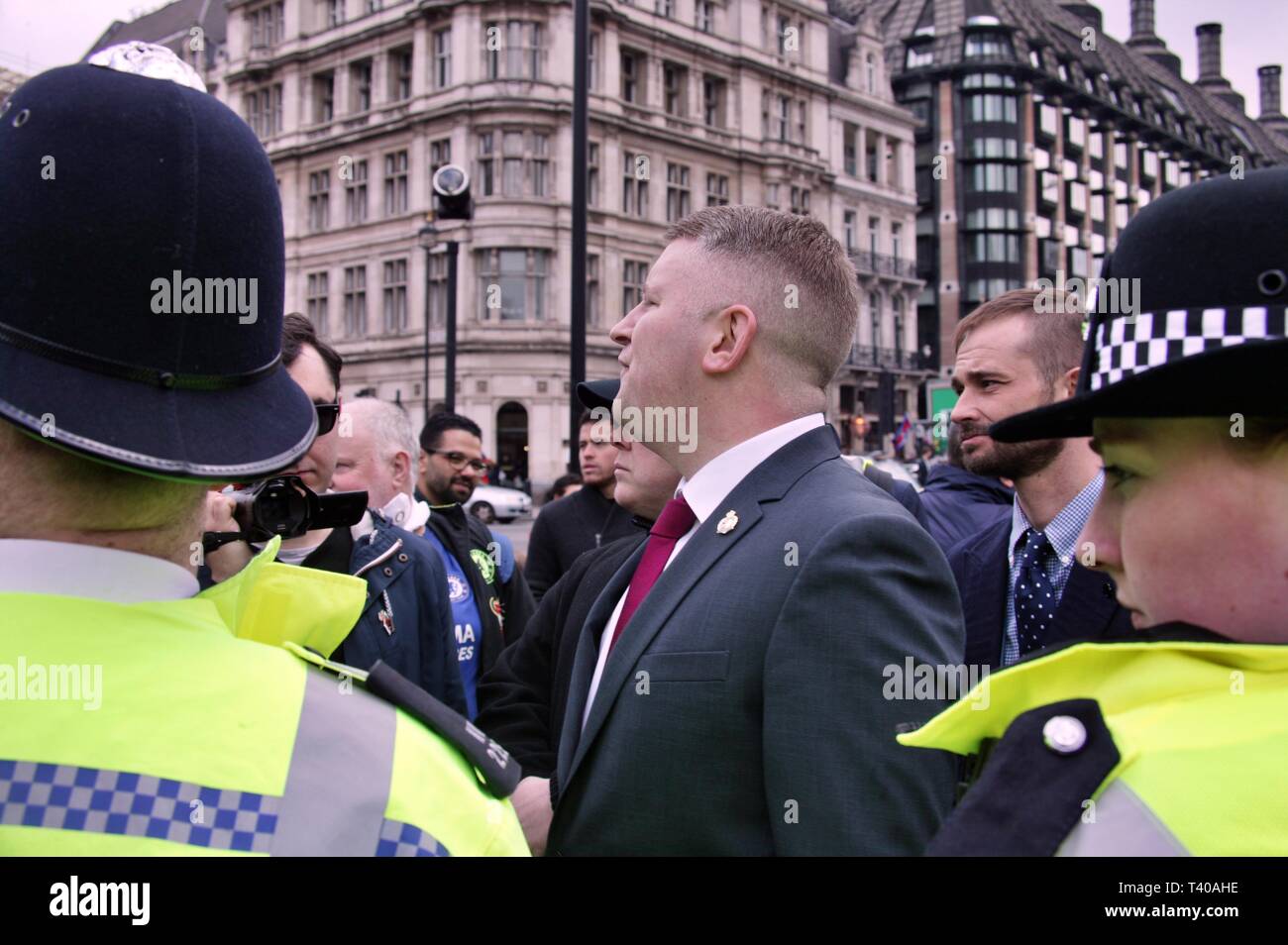 Londra, Regno Unito. Il 12 aprile 2019, Paul Golding affronta i membri del lavoratore socialista al di fuori della sede del Parlamento. © Martin Foskett/Knelstrom Ltd Foto Stock