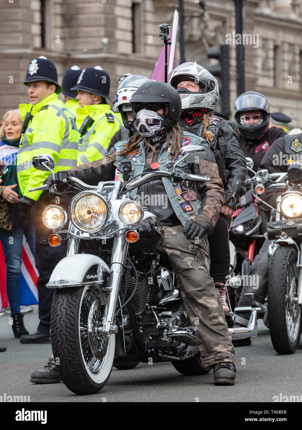 Westminster, Londra, Regno Unito; 12 aprile 2019; maschio biker che partecipano al Rolling Thunder protesta a sostegno del soldato F Foto Stock