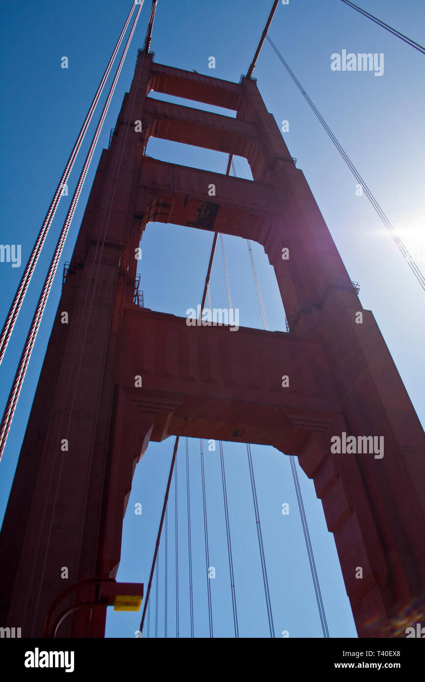 Golden Gate Bridge in una giornata di sole Foto Stock