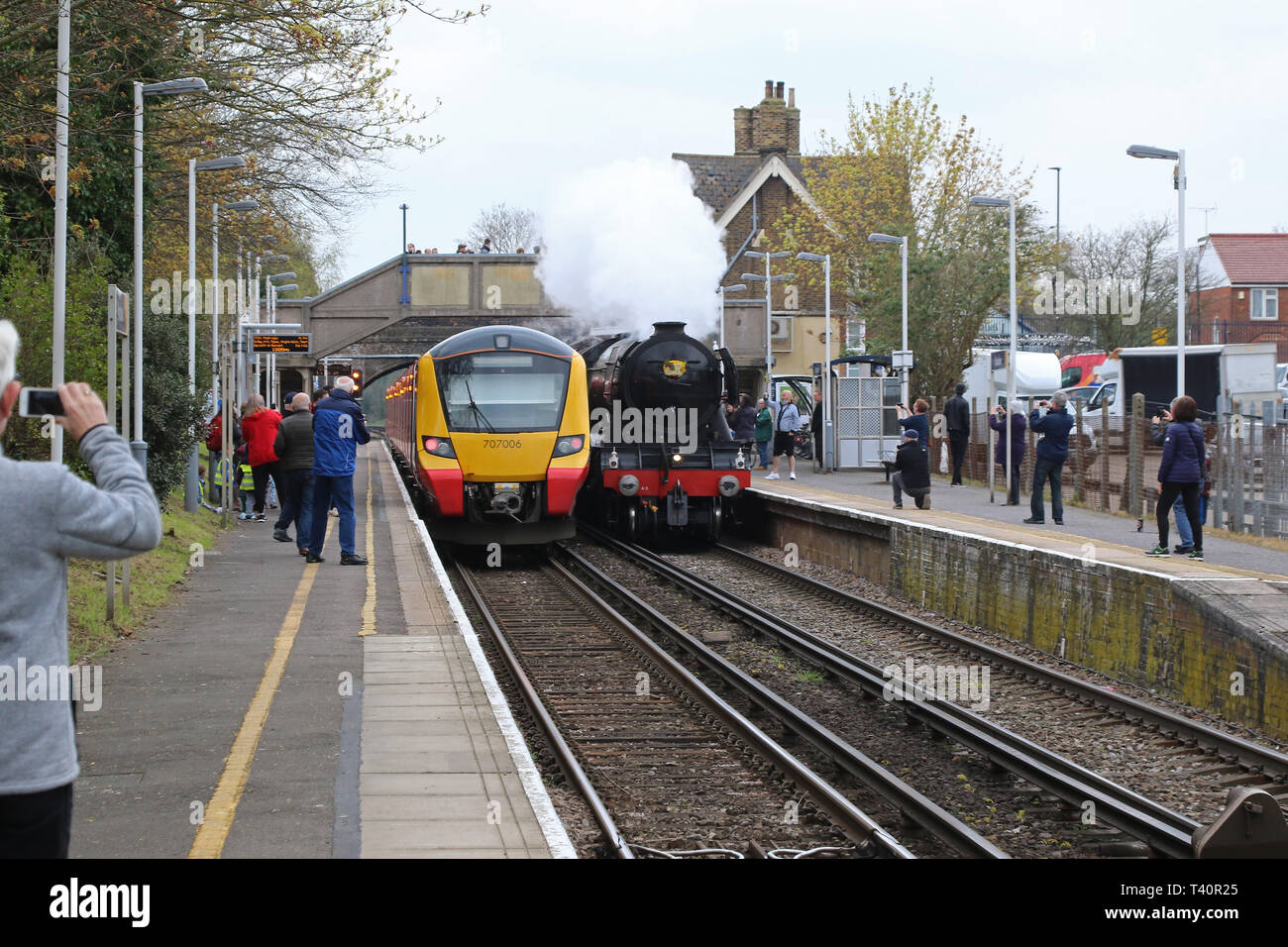 Flying Scotsman locomotiva a vapore, Hounslow stazione ferroviaria, Londra, UK, 12 aprile 2019, Foto di Richard Goldschmidt Foto Stock