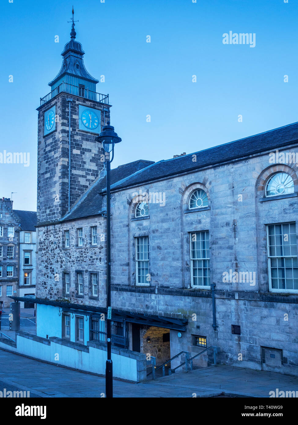 Il Tolbooth arti e luogo in cui ascoltare musica al tramonto città di Stirling Scozia Scotland Foto Stock