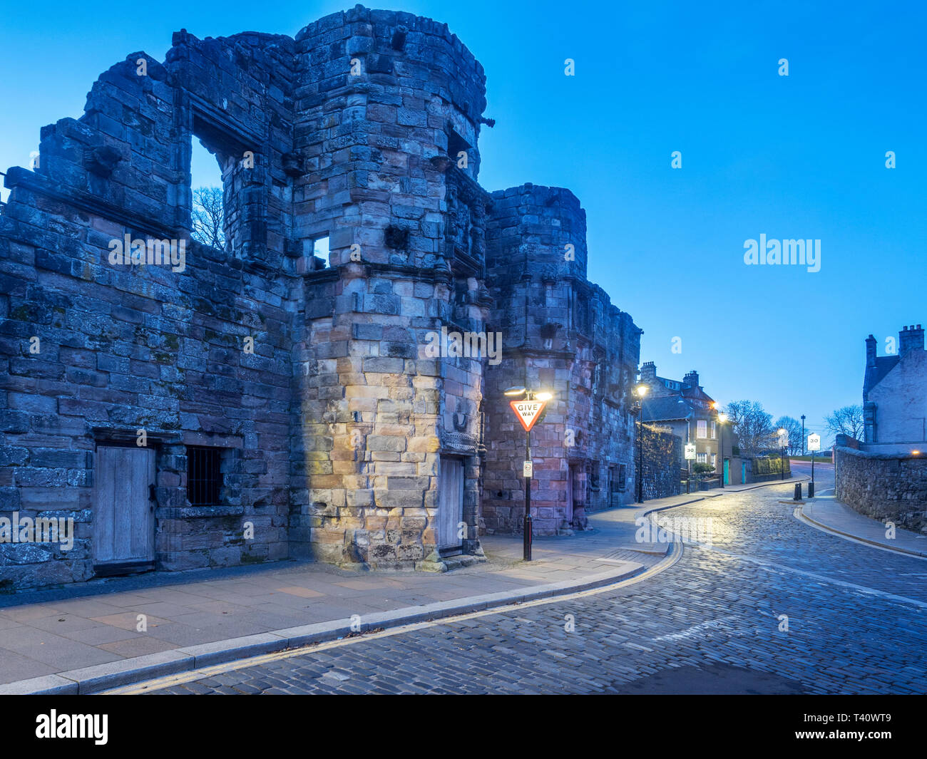 Mars Wark rovinato residenza rinascimentale vicino al Castello di Stirling al crepuscolo città di Stirling Scozia Scotland Foto Stock